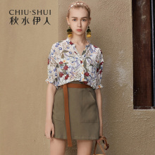 【商场同款】秋水伊人2018夏装新款女装V领雪纺印花系带上衣女图片