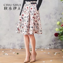 秋水伊人2018春新品女装中腰印花半身裙中长款压褶修身A字裙图片