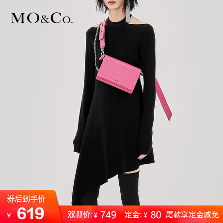 MOCO2018秋季新品性感露肩纯色羊毛连衣裙MA183DRS305 摩安珂商品大图