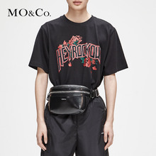 MOCO2018秋季新品简约圆领玫瑰字母图案短袖T恤MT183TEE202摩安珂图片