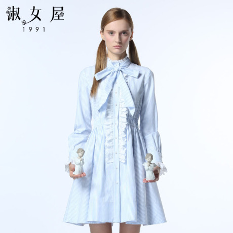 淑女屋2018年冬季新款蝴蝶结圆领领带荷叶这条纹连衣裙商品大图