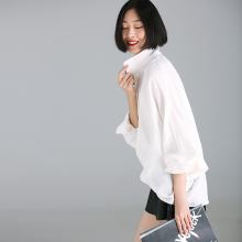 米可可  C7806大码百搭V方领蝙蝠袖气质纯色女衬衫 2018秋新图片