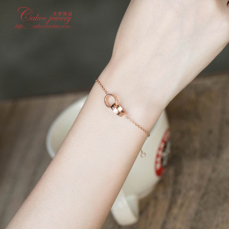 伟德bv1946官网-权威推荐！马年开运必选高端大牌首饰新年穿搭不踩雷提升精致感与贵气感见家长显档次春节气质穿搭全解析