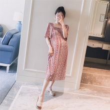 孕妇装2019夏装新款韩版方领几何图案弹力显瘦时尚孕妇辣妈连衣裙