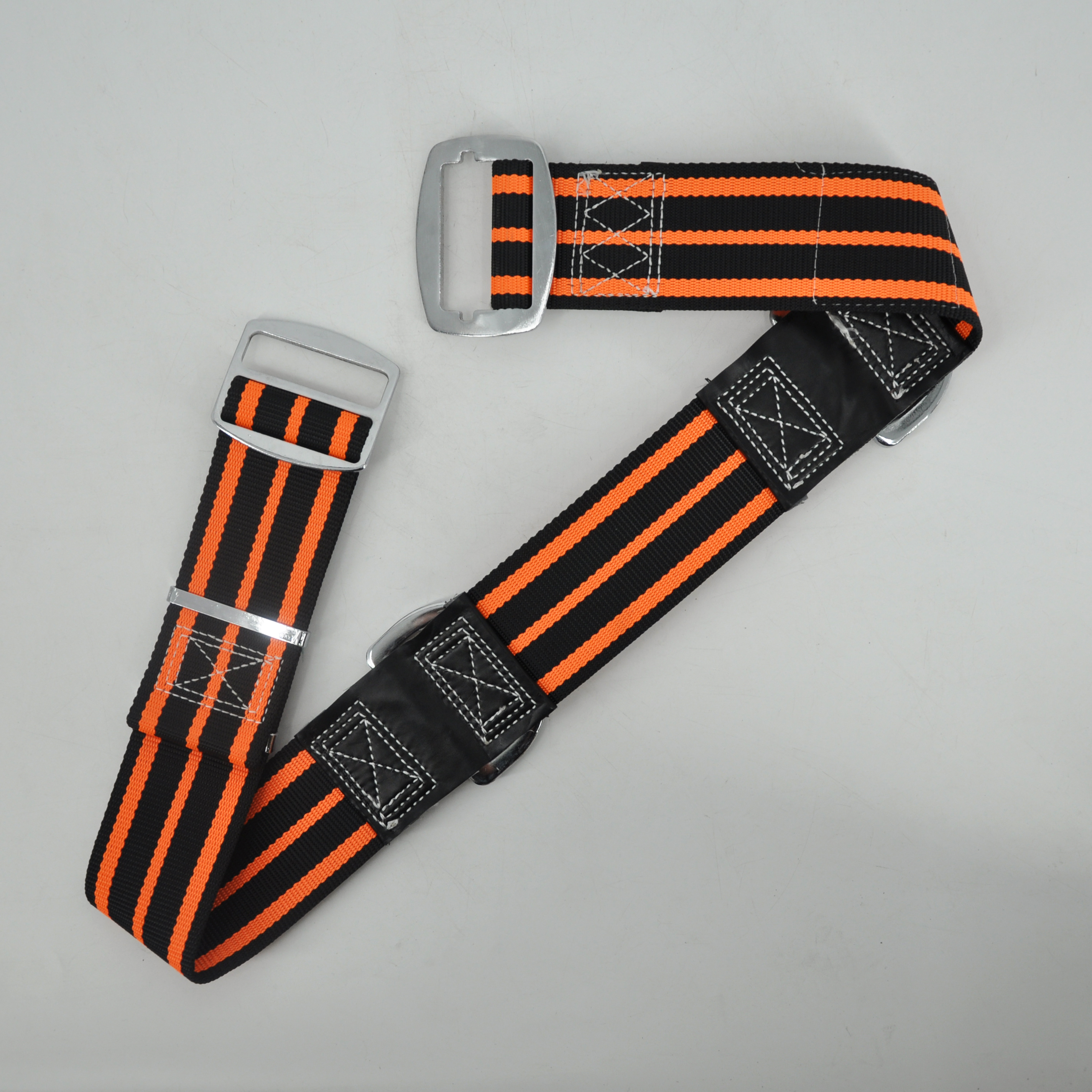 宋慧乔的新穿搭又火了：工装外套二分裙乐福鞋时髦洋气又减龄