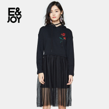 艾格E＆joy中长款网纱拼接针织连帽长袖连衣裙8A082208095图片