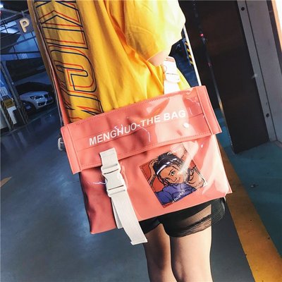 街头时尚潮牌单肩包女韩版百搭翻盖高中学生书包嘻哈风个性斜挎包