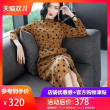 隆缘裳女秋冬2018新款长袖中长款复古波点修身气质开叉连衣裙3260图片