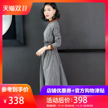 隆缘裳秋冬2018新款个性章仔印花圆领条纹假两件拼接连衣裙潮3336图片
