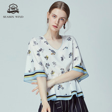 季候风2018秋季新品时尚民俗风马戏团印花套头中袖衬衣女图片