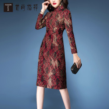 首尚格释秋冬女装2018新款中长款修身气质印花包臀裙子蕾丝连衣裙图片