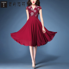 首尚格释裙子女夏2018新款时尚红色蕾丝拼接雪纺大摆中长款连衣裙图片