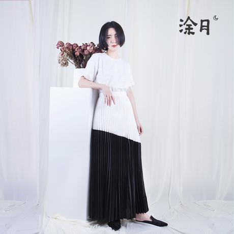 涂月设计师chic百褶裙女秋 白黑拼接不规则半身裙 长款 风琴褶商品大图