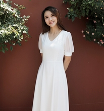 缎面轻婚纱2019新款法式超仙复古森系旅拍显瘦小个子简约礼服裙女