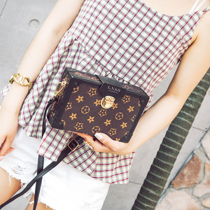 新款复古盒子包