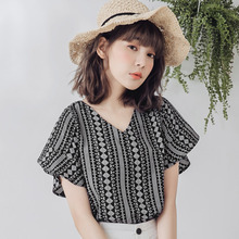 桔熊夏装图腾V领美背垂感荷叶袖雪纺小衫上衣女大码AB7256图片