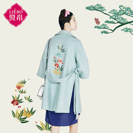裂帛新衣记2016女装新款毛呢外套花朵刺绣侧开叉中袖大衣68160048商品大图