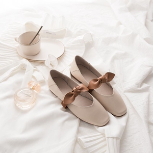 方头浅口蝴蝶结平底单鞋
