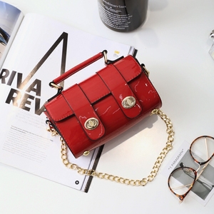 漆皮亮面锁扣手提包