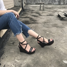 2018春夏新品vivi款露趾超美vintage复古厚底学生罗马坡跟凉鞋女