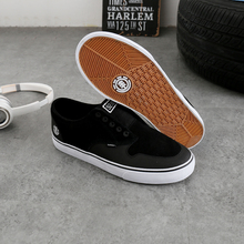 LAKAI 滑板鞋 包邮 全黑element全翻毛皮加耐磨涂层 HUF 17夏款
