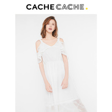 CacheCache2018秋新款吊带露肩V领甜美气质修身小清新甜美连衣裙