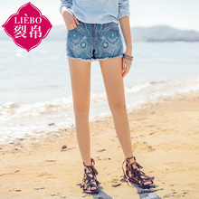 裂帛2018夏新款气质中腰刺绣直筒女短裤毛边时尚牛仔裤女51172703图片