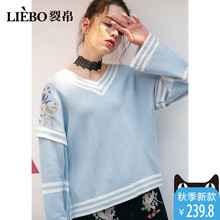 裂帛2018秋季新款时尚v领浪漫绣花清新风甜美少女宽松长袖毛衣女图片