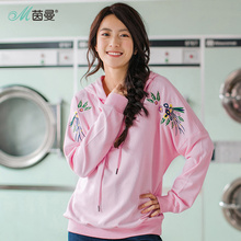茵曼2018秋装新款文艺套头连帽绣花落肩袖百搭长袖套头卫衣女上衣图片