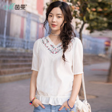 茵曼旗舰店2018夏新款刺绣V领抽绳收腰短袖衬衫女小清新女装上衣图片
