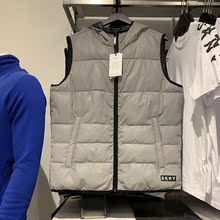 男士 休闲品牌LOGO标连帽加厚羽绒马甲 DKNY 唐可娜儿 纽约大宝