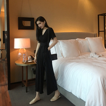 短袖休闲连体裤女2019新款修身显瘦亲肤高腰v领韩版复古连衣裤