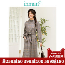 inman茵曼旗舰店半高领格纹开叉落肩袖连衣裙2018冬装新款中长裙图片