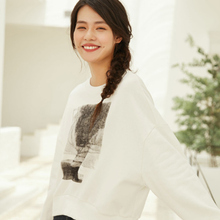 茵曼旗舰店2018秋装新款女装印花落肩慵懒宽松休闲卫衣女打底衫潮图片