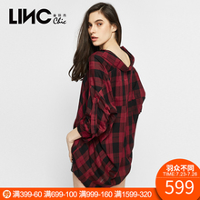 LINC金羽杰2018秋装新款V领休闲英伦风格子长袖衬衫女罩衫8311666图片