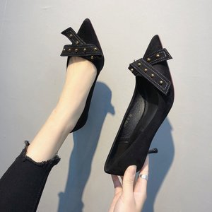 鞋子女2019新款女鞋尖头绒面高跟鞋百搭蝴蝶结铆钉浅口细跟单鞋女