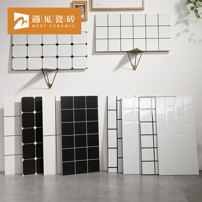 �����ڰ״�ɫש