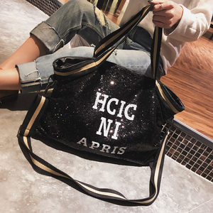 休闲亮片斜挎字母大包包