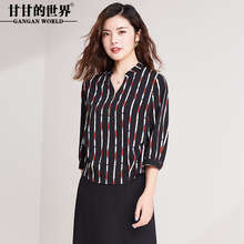 衬衫女甘甘的世界2018秋装新款七分袖小衫印花T恤修身V领上衣女图片
