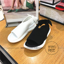 9O103 弹力布蝴蝶结运动休闲平底女凉鞋 思加图2018夏新款 专柜正品