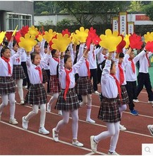 儿童手拿舞蹈道具运动会开幕式笑脸手套入场式幼儿园早操表演演出