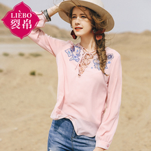 裂帛2018夏装新款系绳圆领刺绣套头衫文艺蕾丝雪纺衫休闲宽松女图片
