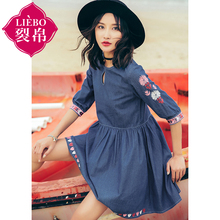 裂帛旗舰店2018夏装新款甜美大气圆领水滴开合刺绣牛仔连衣裙女图片