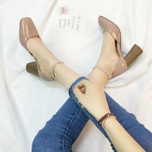 小清新粗跟高跟鞋