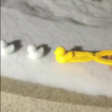 小黄鸭雪具模型夹子玩雪模具夹雪抖音小鸭子夹雪球器夹雪球神器