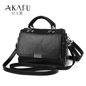 复古百搭单肩斜跨包