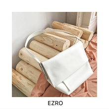 EZRO极简风 单肩设计感几何形牛皮翻盖包 复古真皮百搭单肩斜挎包