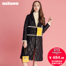 miuco女装2018冬季新款时尚气质西装领暗扣菱形格温暖羽绒服外套图片