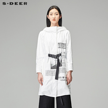sdeer圣迪奥2018秋装字母印花帅气连帽收腰长款风衣外套S18181814图片