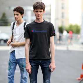 美版潮流短袖t恤男日版圆领双标草写大logo小